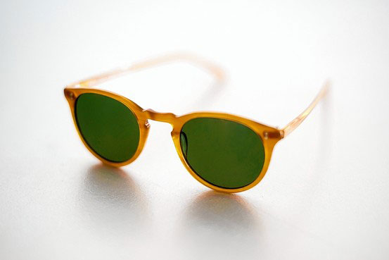 （写真4）レイト氏がファッションについて語るときに掛けるというサングラス Oliver Peoples（オリバーピープルズ） O'Malley。