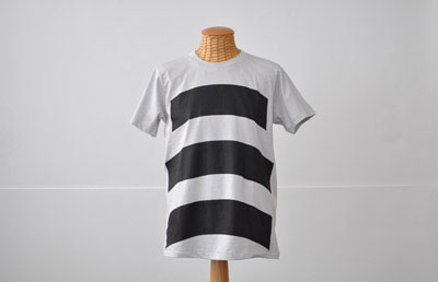 （写真6）wipe T shirt の bottom カラー：ライトグレイ。