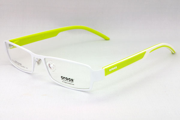 （写真1）crocs eyewear（クロックス アイウェア）の一例。ポップでかわいいツートンカラーが印象的。image by GLAFAS 【クリックして拡大】