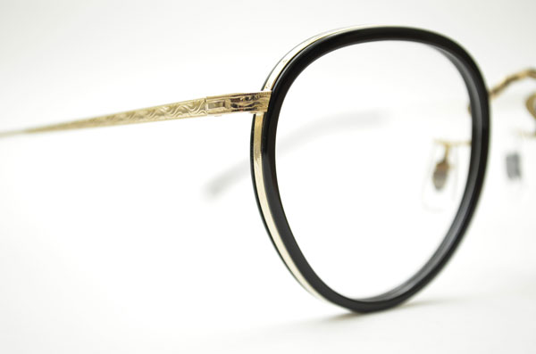 （写真2）Oliver Peoples（オリバーピープルズ）MP-2 は、メタルフレームとプラスチックパーツとのコンビネーションも魅力。image by Continuer【クリックして拡大】