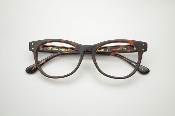 （写真7）OLIVER GOLDSMITH（オリバー ゴールドスミス）× Continuer（コンティニュエ）別注・限定モデル。 ANNABEL-f カラー：Dark Tortoiseshell 価格：30,450円）。 image by Continuer【クリックして拡大】