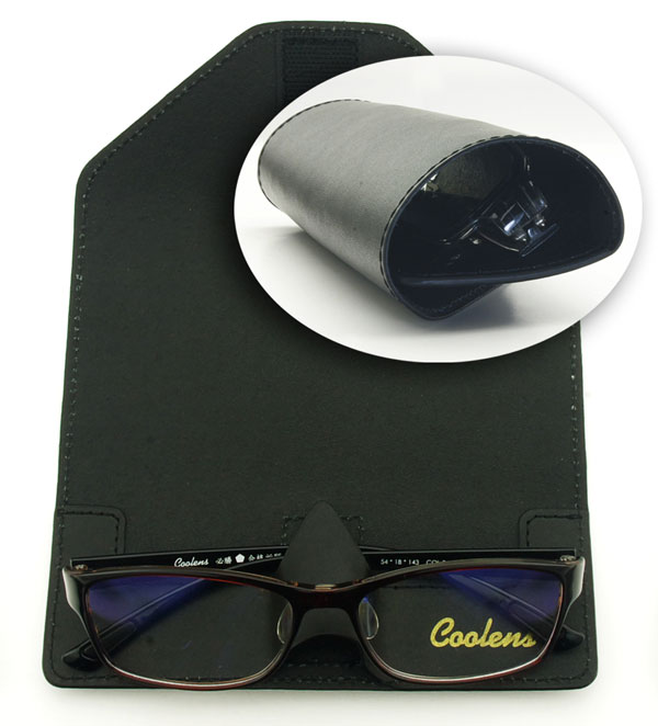 （写真4）Coolens（クーレンズ）「すべらないメガネ」のケース。メガネをケース内側にひっかけ、包み込む構造になっている。 image by エヌ・ティ・コーポレーション【クリックして拡大】