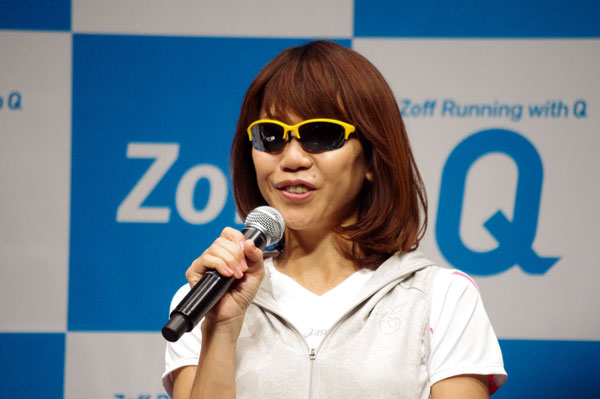 「Zoff Running with Q」について語る高橋尚子さん。【クリックして拡大】