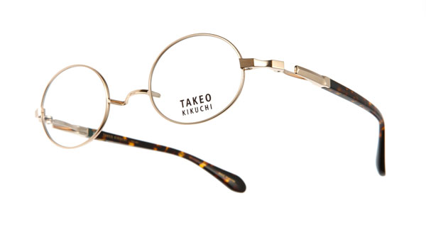 眼鏡市場 『TAKEO KIKUCHI』リミテッドモデル TKO-401 カラー：ゴールド（写真）・グレー・ブラックマット 価格：25,200円（レンズ込み） image by メガネトップ 【クリックして拡大】