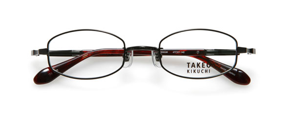 眼鏡市場 『TAKEO KIKUCHI』リミテッドモデル TKO-402 カラー：ダークグレー（写真）・ブラウン・グレー 価格：25,200円（レンズ込み）