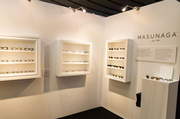 MASUNAGA 光輝（マスナガ コウキ）とMASUNAGA G.M.S.（マスナガ ジーエムエス）のブースは、白を基調にしたシンプルなデザイン。 【クリックして拡大】