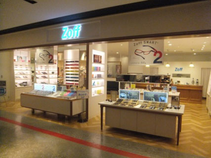 Zoff グランフロント大阪店 image by 「メガネ女子の祭典 in OSAKA 2013」実行委員会