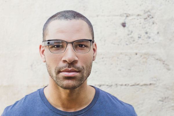 「Google Glass」（グーグル グラス）「Split」の着用写真。