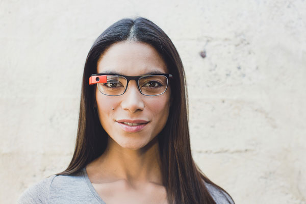 「Google Glass」（グーグル グラス）「Thin」の着用写真。