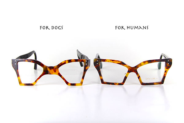 SAY-OH（セイ オー）「THE ROCK」c02 左が犬に合わせてデザインされた「FOR DOGS」。 右が人間用の「FOR HUMANS」。 「FOR DOGS」は、鼻幅やテンプル（つる）の形状などが、犬に合わせてデザインされている。 image by SAY-OH