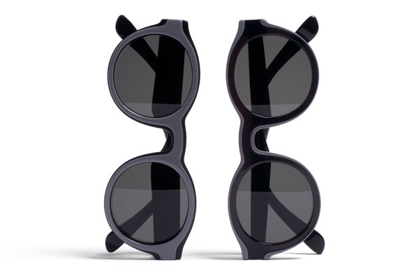 MYKITA（マイキータ）× Maison Martin Margiela（メゾン マルタン マルジェラ） 「DUAL（デュアル）」 （左）MMDUAL001 Black / Grey（右）MMDUAL002 Black / Grey 【クリックして拡大】