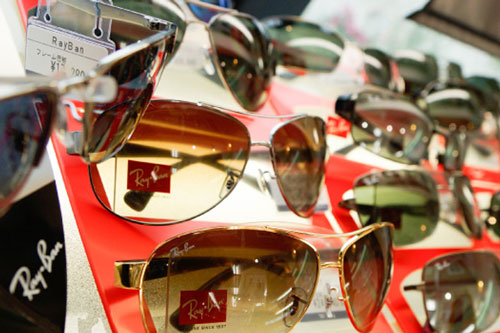 メガネのカワチ（名古屋市）で Ray-Ban（レイバン）展が開催～サングラスは夏だけじゃない、秋冬に似合うサングラスを選ぼう