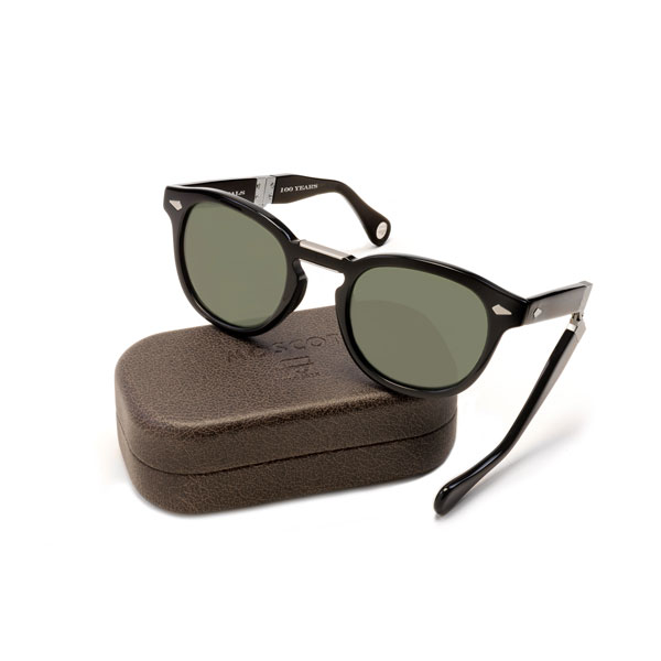 MOSCOT（モスコット）The LEMTOSH FOLD サイズ：46・49 価格：43,000円（税別）6つに折りたたんで、専用ケースにコンパクトに収納できる。