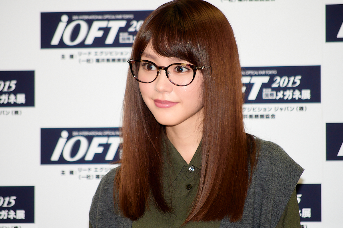 桐谷美玲がメガネ ベストドレッサー賞芸能界部門受賞～メガネはファッション&リラックスアイテム
