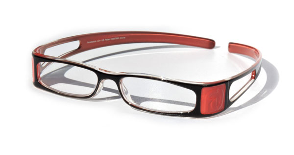 FAÇADE Readers Version Ⅱ（ファサード リーダーズ バージョンⅡ） カラー：Black-Red（ブラック-レッド） 価格：69.95ドル（執筆時現在8,437円） image by FAÇADE