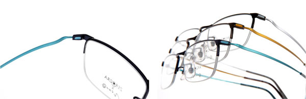 ZEROGRA（ゼログラ）「カシメルタイプ」（ZEG-N036／ZEG-N037）は、伝統の「カシメ」技法でフロントとテンプル（つる）を接合。従来の ZEROGRA（ゼログラ）はフレームが全て一体なため単色だったが、「カシメルタイプ」はフロントとテンプルで異なるカラーが楽しめる。※2016年1月中旬発売予定 image by メガネトップ