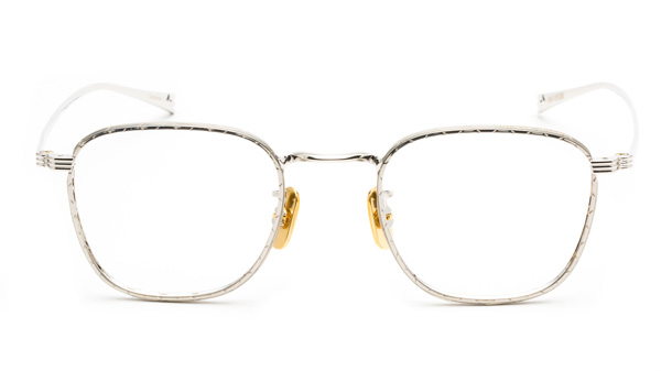 OG×OLIVER GOLDSMITH（オージー バイ オリバー ゴールドスミス） 「Gardener」カラー022-3 価格：34,000円（税抜） ウェリントンの角を丸く仕上げ、力強くも優しさを感じさせるデザインに。