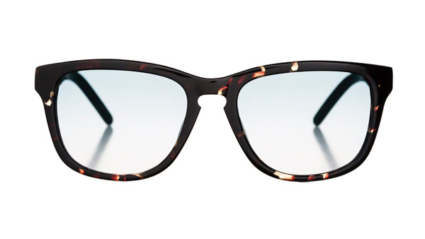 Marshall Eyewear（マーシャル アイウェア）BOB カラー：Turtle サイズ：Small・Large 鍵穴をかたどったキーホールブリッジが印象的なウェリントン。細めのリム（ふち）と大きめレンズで小顔効果も大。