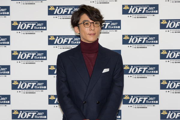 高橋一生がメガネ ベストドレッサー賞芸能界部門を受賞