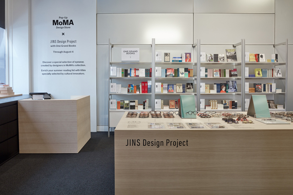 JINS at MoMA Design Store, Soho 内観