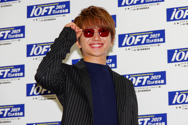 西島隆弘がメガネ ベストドレッサー賞サングラス部門受賞「サングラス200本以上所有、サングラスの文化を発信したい」