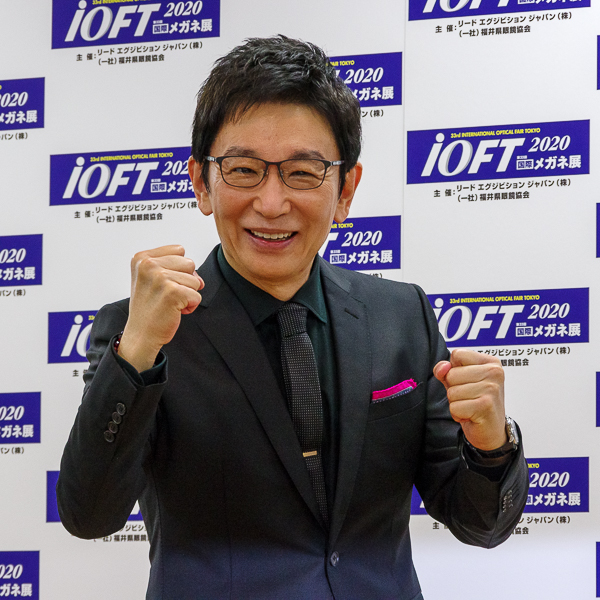 フォトセッションに臨んだ古舘伊知郎さん・その5