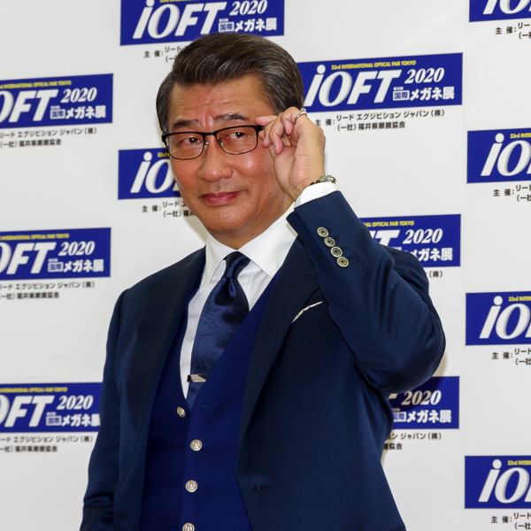 フォトセッションに臨んだ中井貴一さん・その4