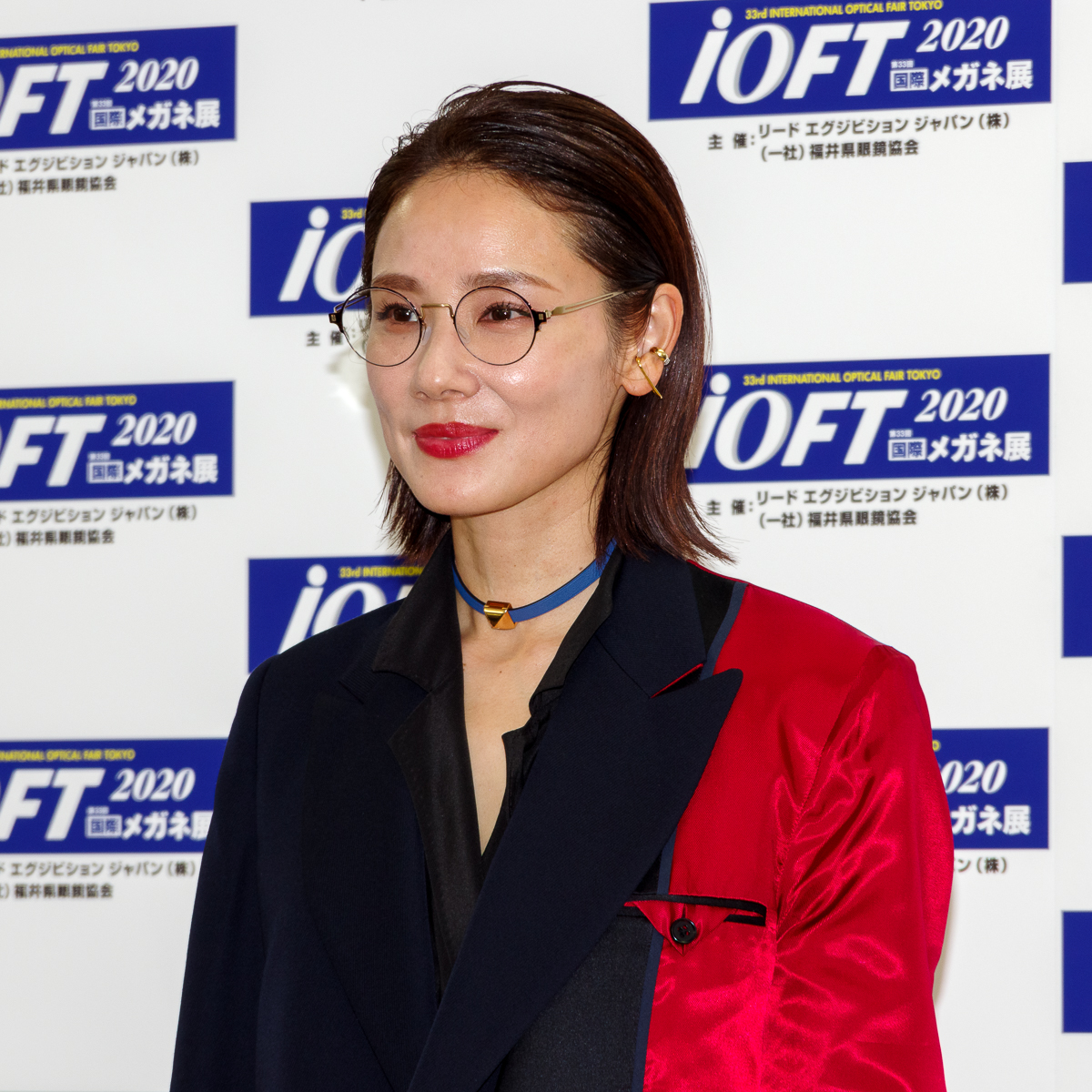 吉田羊がメガネ ベストドレッサー賞芸能界部門 女性 を受賞 同じメガネを掛けたい と言われる女優になりたい メガネトピックス Glafas グラファス メガネ サングラス総合情報サイト