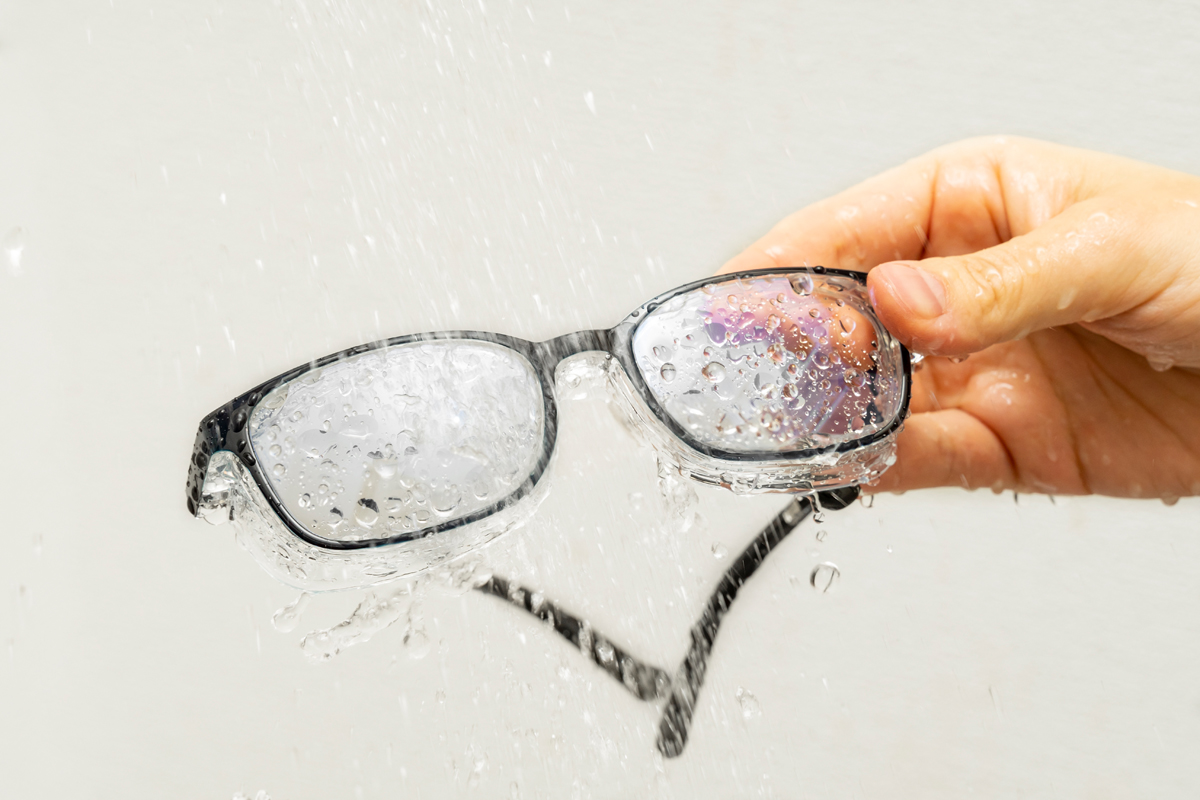 PCメガネにもなる花粉・飛沫対策メガネ、眼鏡市場「EYE PROTECTION GLASSES（アイプロテクショングラシーズ）」 - メガネトピックス  | GLAFAS（グラファス）- メガネ・サングラス総合情報サイト