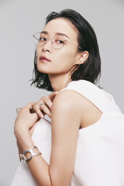 Zoff×LOVE BY e.m. eyewear collection （ゾフ×ラブ バイ イーエム アイウェアコレクション） ZF212018 カラー：ピンク（21E1） 着用イメージ