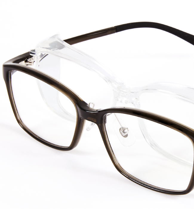 パリミキの花粉対策メガネSafety Glasses（セーフティグラス）は、フードが着脱可能な2WAYタイプ