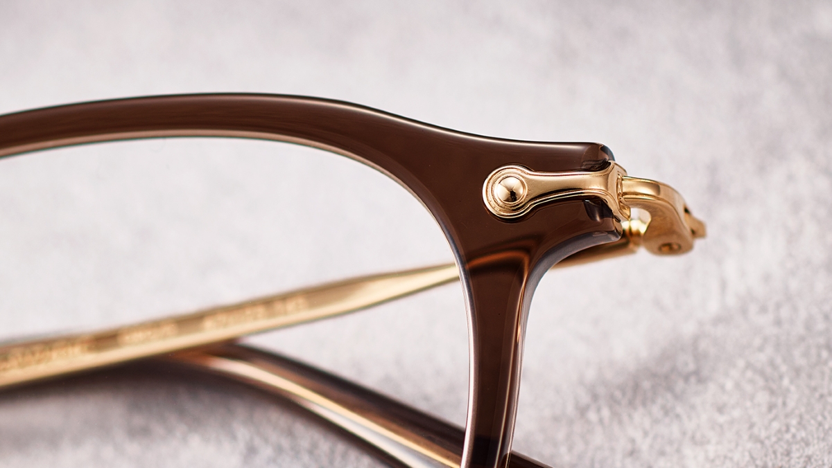 ヨロイパーツはヨーロピアンヴィンテージと80年代EYEVAN社のデザインを掛け合わせたオリジナル仕様。 ヨロイパーツはヨーロピアンヴィンテージと80年代EYEVAN社のデザインを掛け合わせたオリジナル仕様。