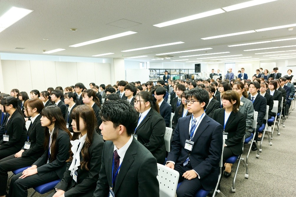 メガネスーパー 2026年度入社式の様子 メガネスーパー 2026年度入社式の様子